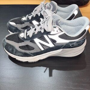LITTLE KIDS NEW BALANCE 990 V6